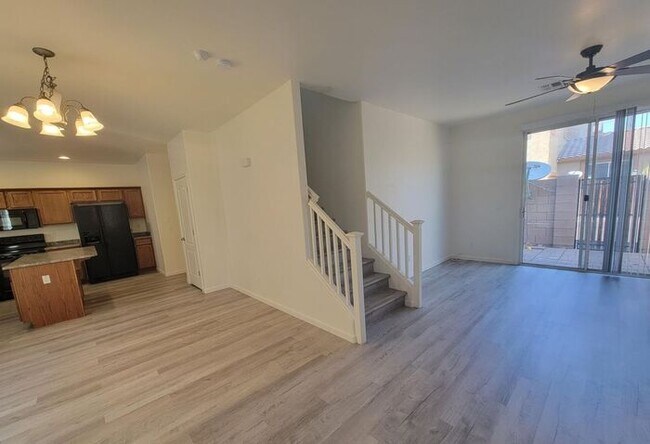 Building Photo - 3 Bedroom, 2.5 Bathroom Home Available Now