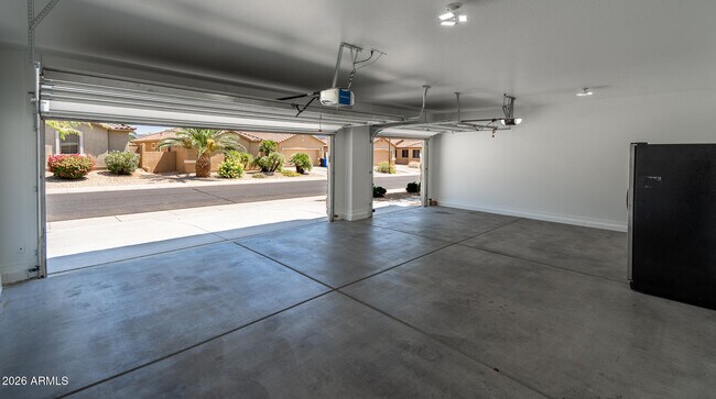 Building Photo - 18445 W Saguaro Ln