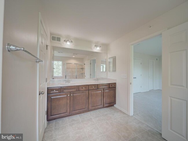 Building Photo - 45818 Winding Branch Terrace