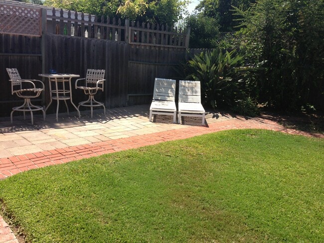 Building Photo - 841 Cortez St