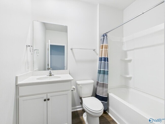 Building Photo - 157 High Leaf Dr