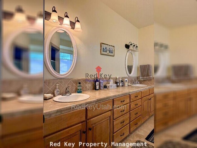 Building Photo - 739 Elk Meadow Loop