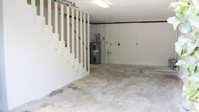 Building Photo - 232 Aquarius Concourse