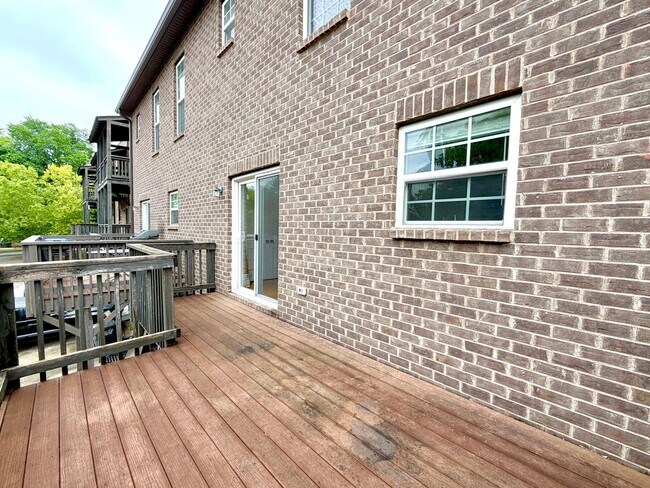 Building Photo - 90 Promontory Ln