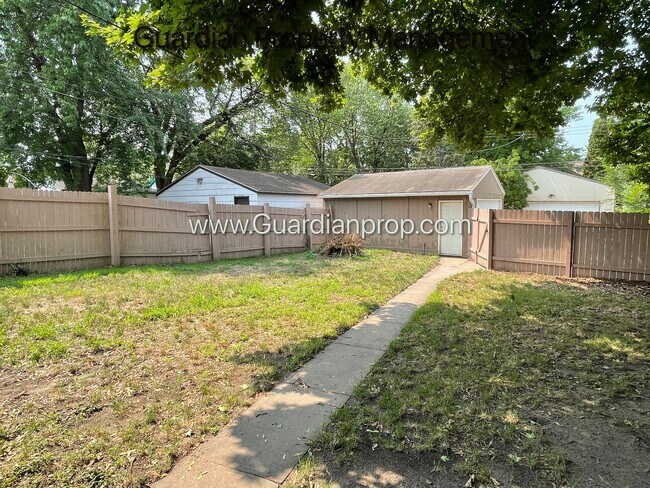 Building Photo - South Minneapolis Single Family Home, Fenc...
