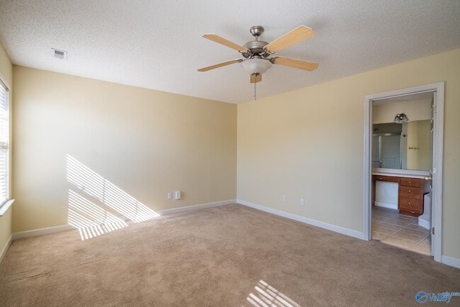 Building Photo - 5002 Blakemore Dr SE