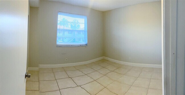 Building Photo - 3662 N University Dr