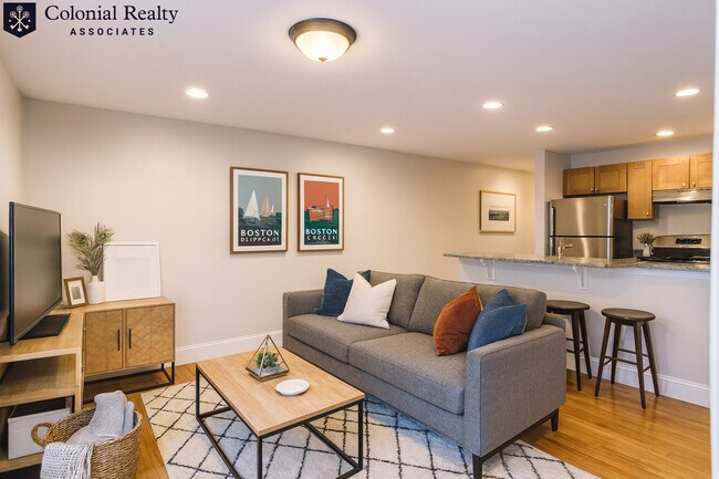 Building Photo - 328 St Paul St