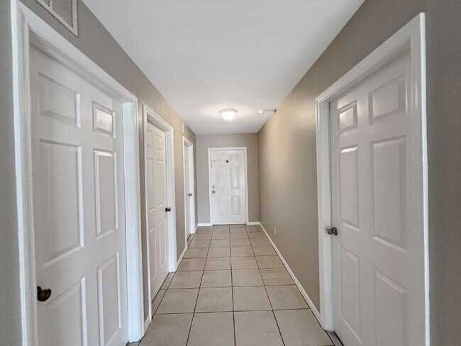 Building Photo - Sweater Weather Optional: 3 Beds, 2 Baths,...