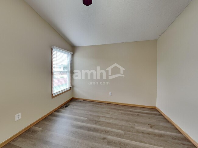 Building Photo - 2130 Winding Hollow Dr