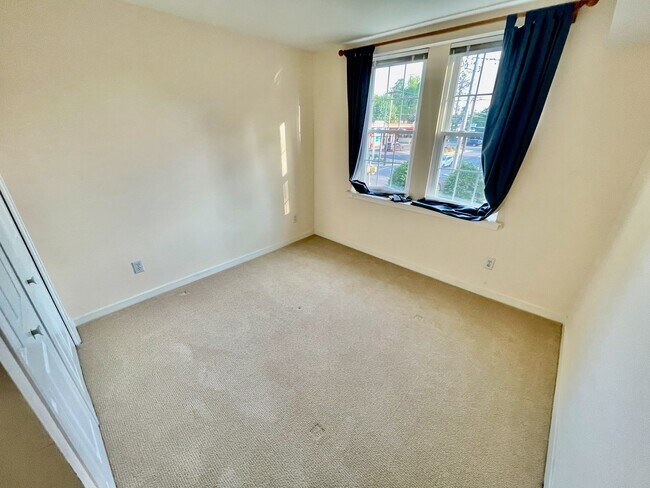 Bedroom - 104 Woodside Rd