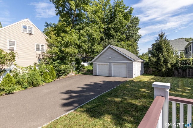 Building Photo - 125 Oaklawn Ave