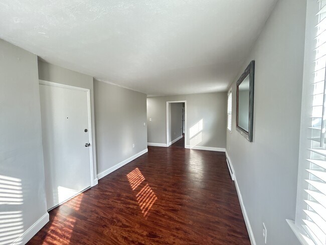 Building Photo - 419 Linganore Ave