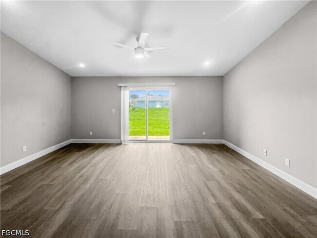 Building Photo - 3309 10th St W