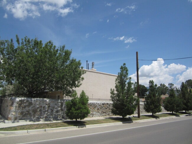 Building Photo - 215 Mulberry Ave