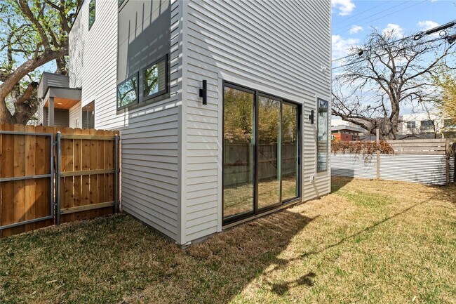 Building Photo - 506 Krebs Ln