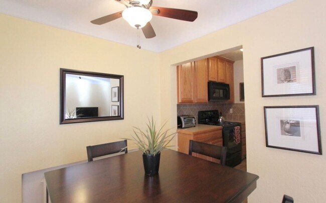 Building Photo - Bright Updated 2-Bed Condo with Vintage Charm Near Wash Park & Cherry Creek