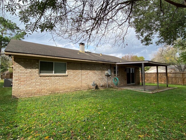 Building Photo - 907 Three Forks Dr