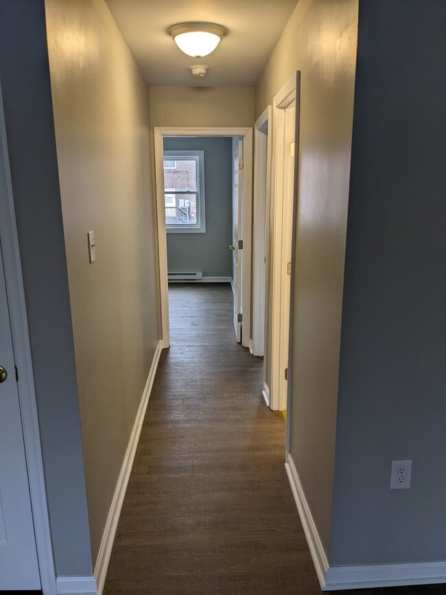 Building Photo - 1660 S Braddock St