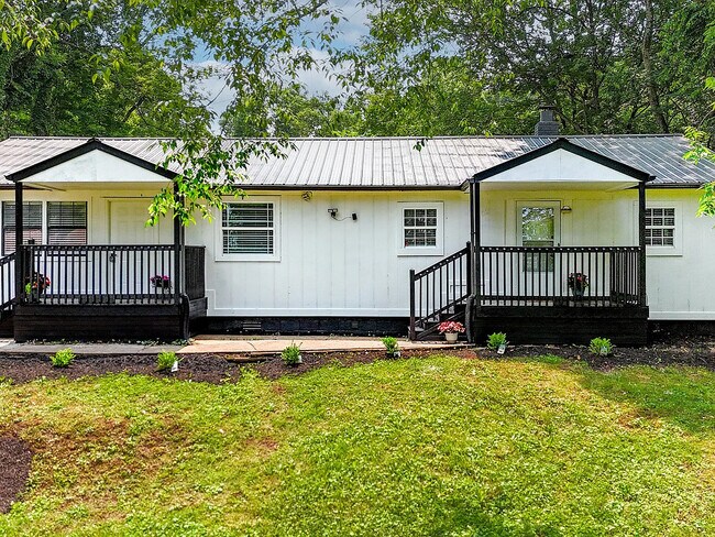 Primary Photo - 502 Hayworth Dr