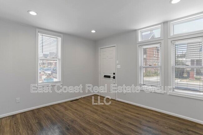 Building Photo - 131 Fairground Ave