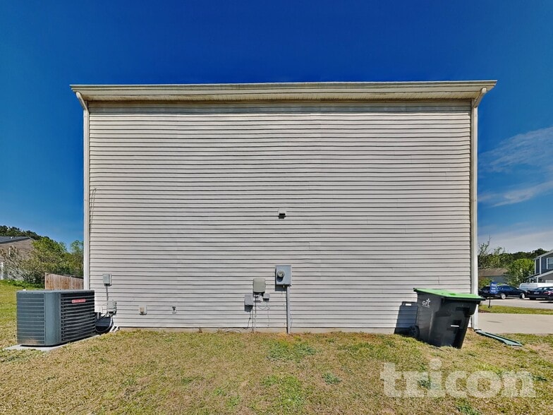 Building Photo - 1025 Gelfield Rd