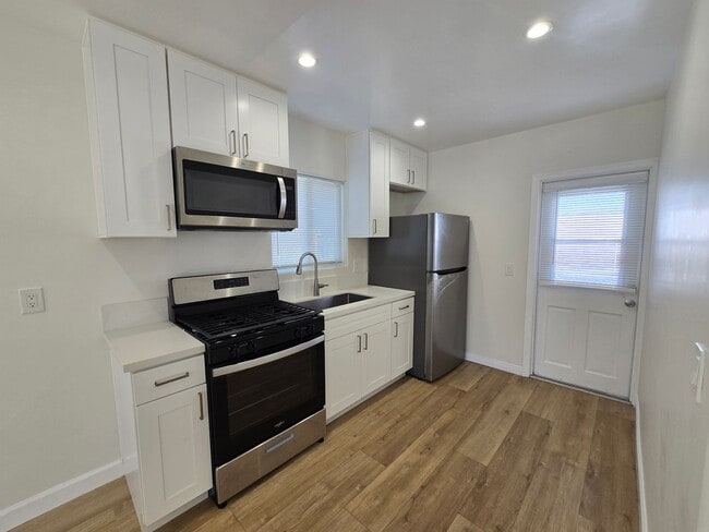 Building Photo - 2866