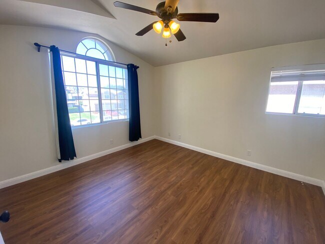 Building Photo - 1903 Coral Ct