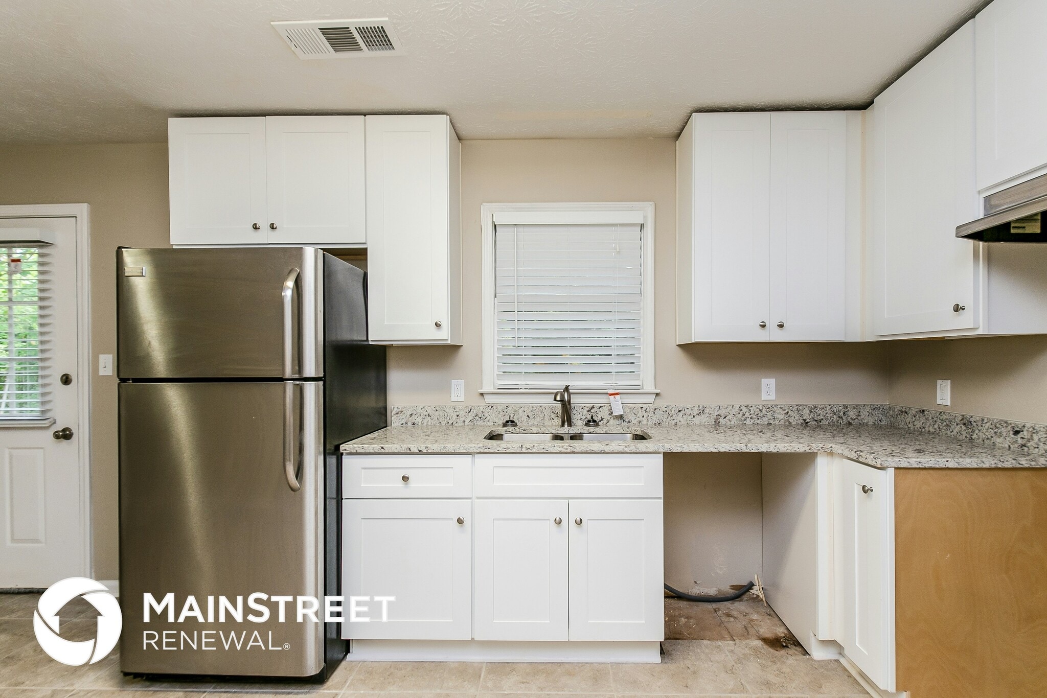 Building Photo - 3940 Scott Dr