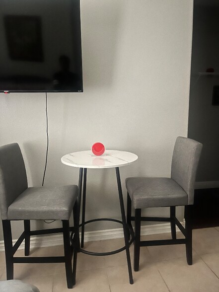 Building Photo - 8418 Lourenco Ln