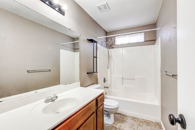 Building Photo - 4501 Jake Spoon Dr