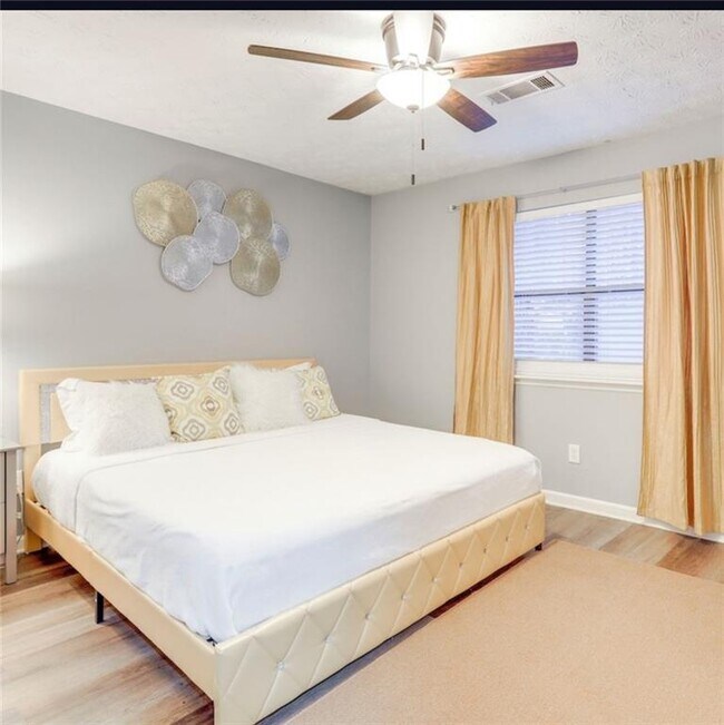 Building Photo - 3468 Deer Trce