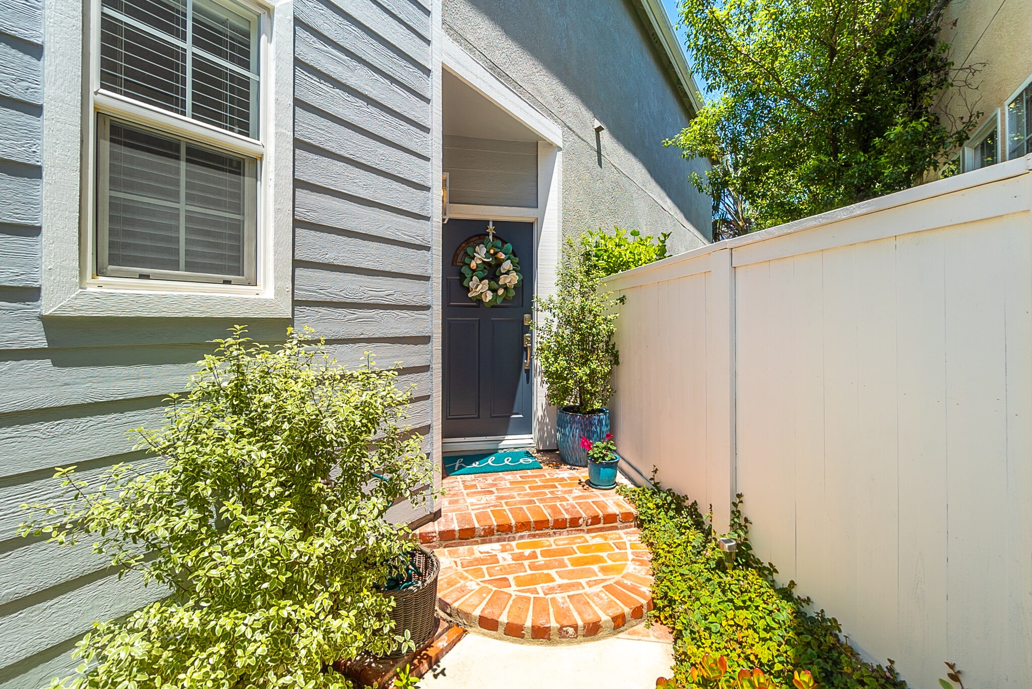 Building Photo - 1556 Hyannis Ln