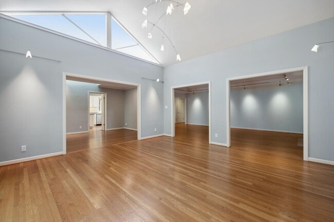 Building Photo - Charming 3-Bedroom Home with Office in desirable Old Palo Alto neighborhood Avail Feb 7th