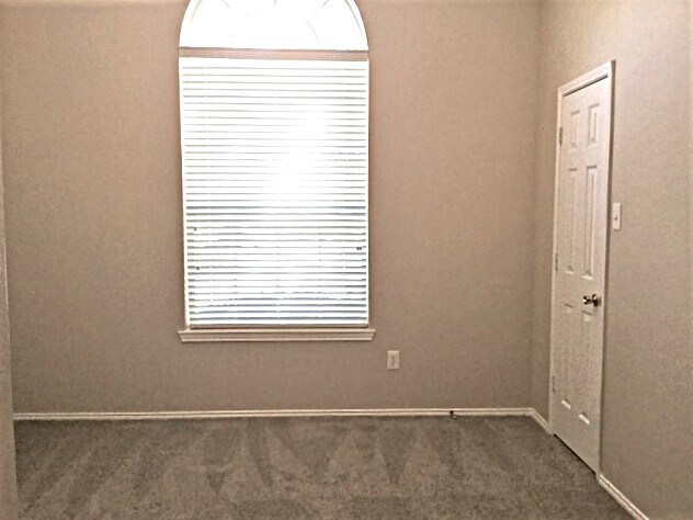 Building Photo - 4725 Magna Carta Blvd
