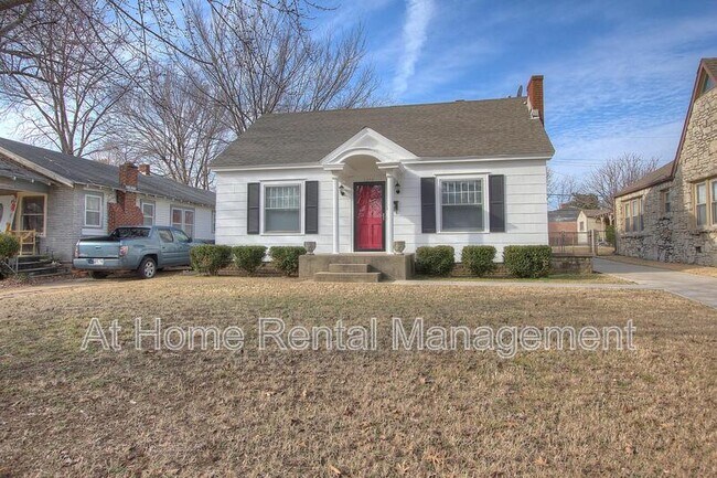Building Photo - 1316 S Knoxville Ave