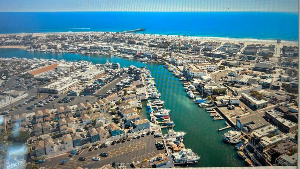 Rhine channel in Newport Harbor - 700 Lido Park Dr