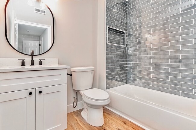 Building Photo - 1218 1st Ave