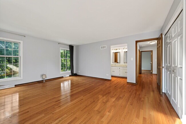 Building Photo - 683 Honeysuckle Dr