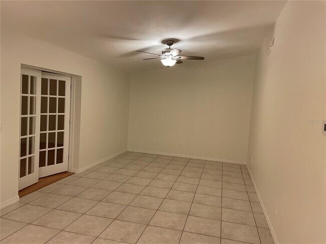 Building Photo - 1424 Chesterfield Dr