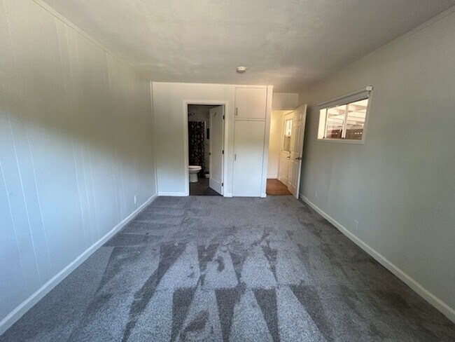 Building Photo - Charming 4 Bedroom, 2 Bath Home in Novato ...
