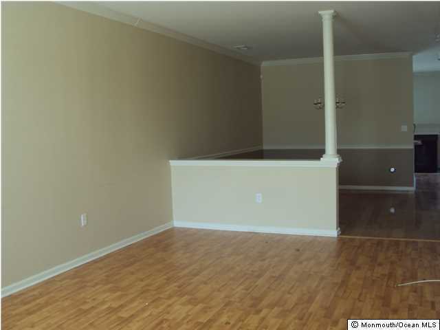 Building Photo - 6 Fells Dr