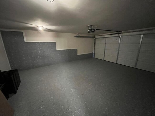 Building Photo - 6950 Sawnee Terrace