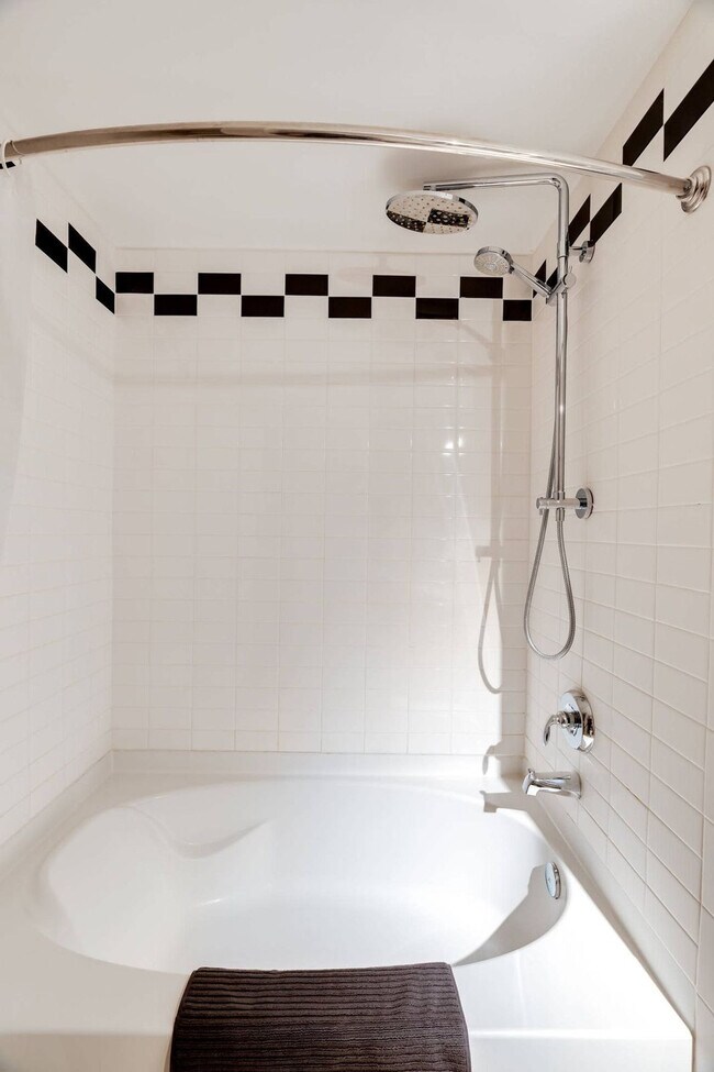 Building Photo - 309 Vine St