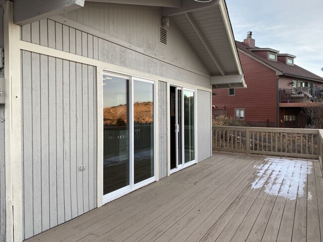 Building Photo - Mountain Bungalow in Spectacular Setting