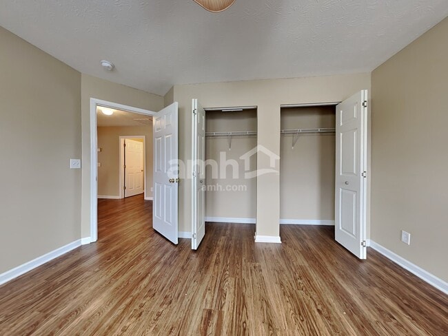 Building Photo - 233 Bannock Dr