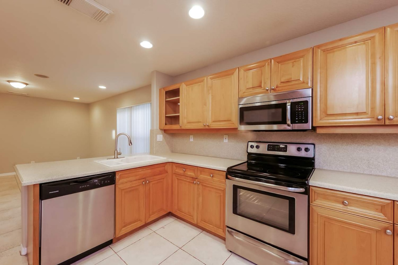 Building Photo - 2120 N 34th Ave