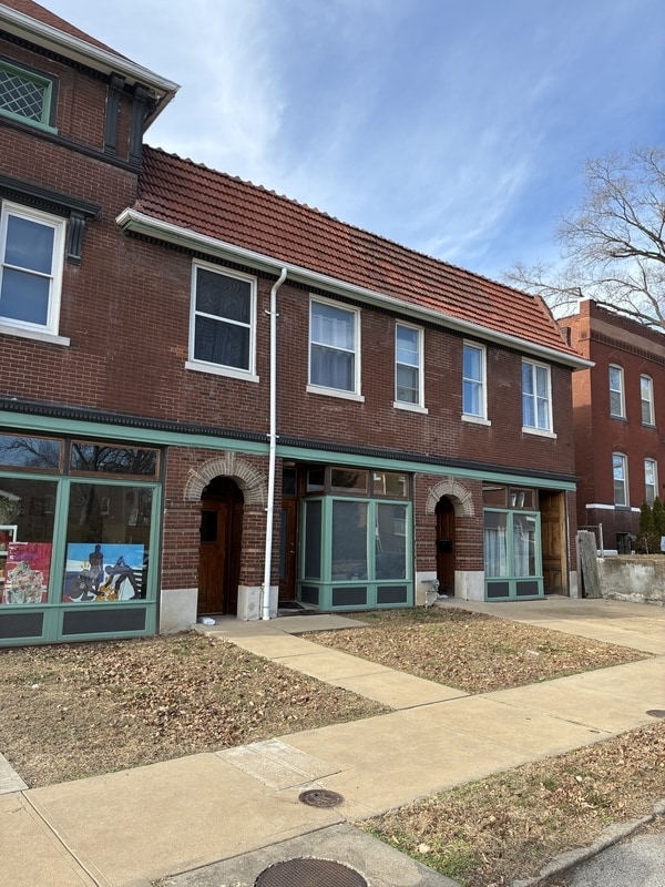 Building Photo - 3557 California Ave