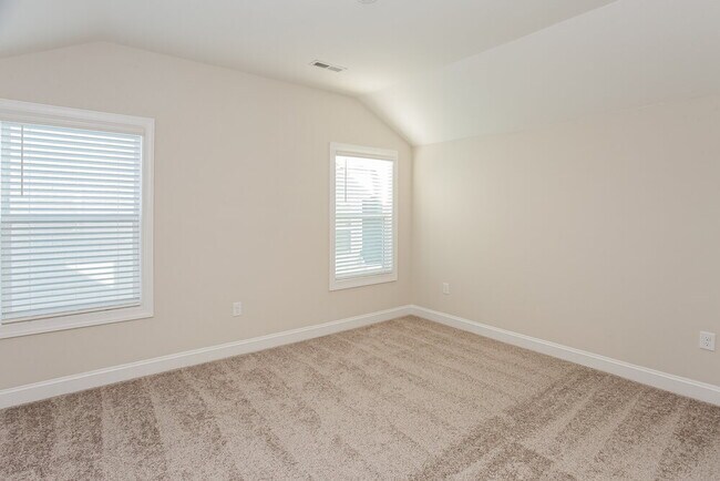 Building Photo - 136 Adams Tree Wy