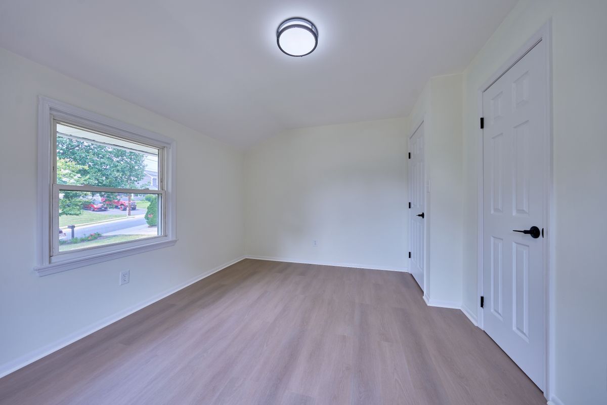 Building Photo - 2924 Gracefield Rd